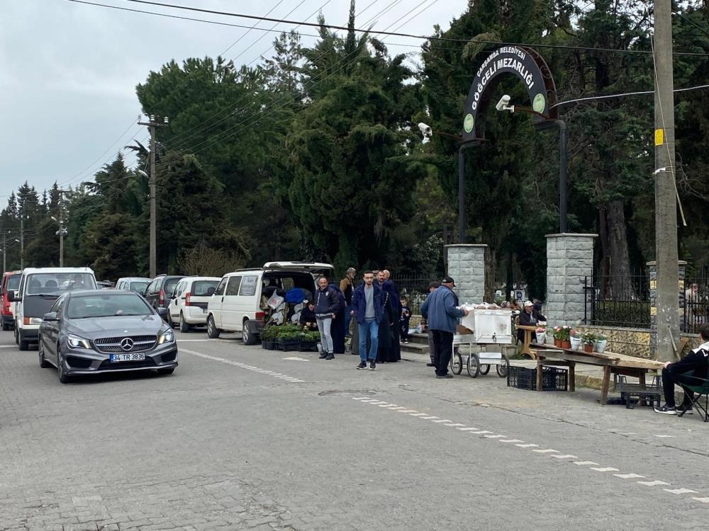 Mezarlik Saldiri