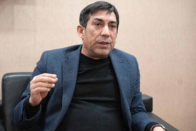 Ekrem Tüzün Anavatan
