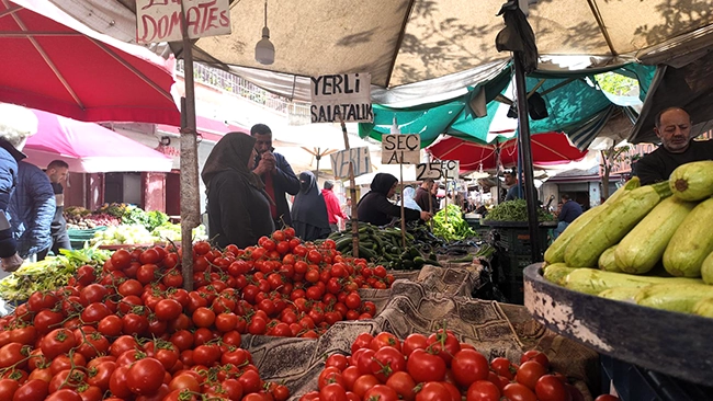 Alı Tevşo Salatalık Ve Sebze