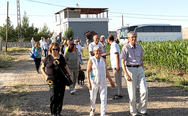 Emekli̇ Eği̇ti̇mci̇ler Köy Sofrasinda