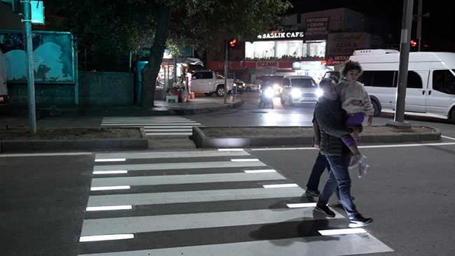 Led Işıklı Yaya Geçidi