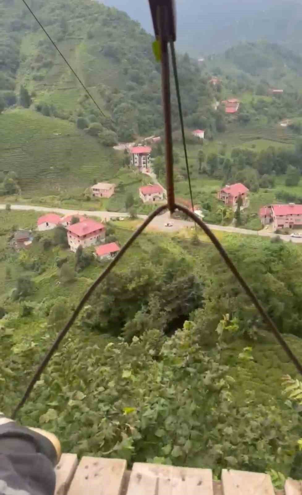 İlkel teleferikle 'heyecanlı' yolculuk