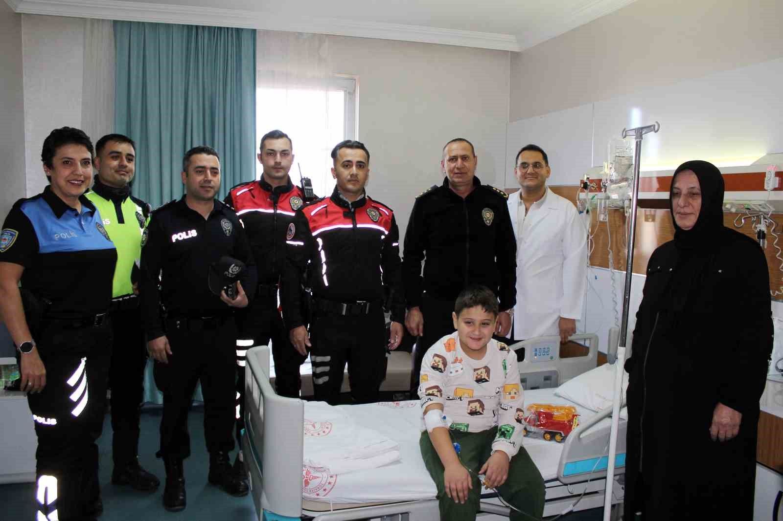 'Gülümse Midyat, Umut Çocuklarda' Projesi 6'ncı kez minik kalplere dokundu