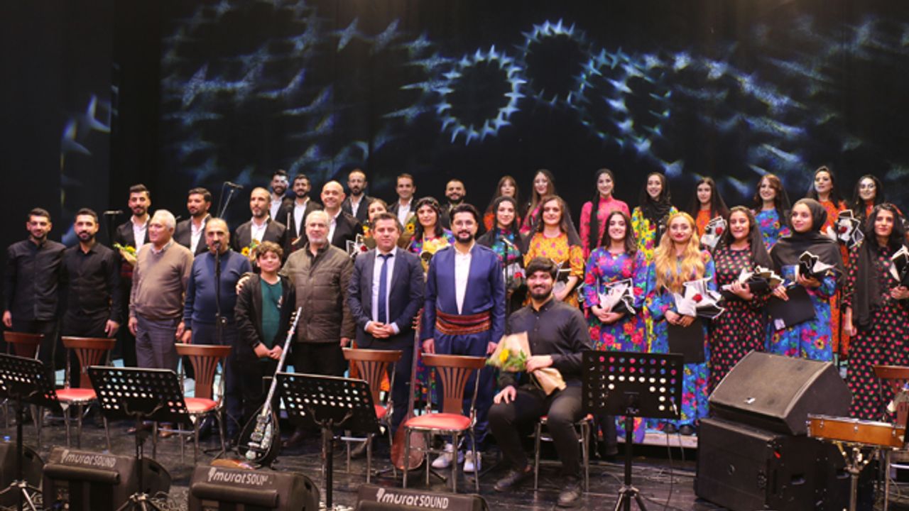 KÜRTÇE EZGİLER KONSERİ İLGİ GÖRDÜ