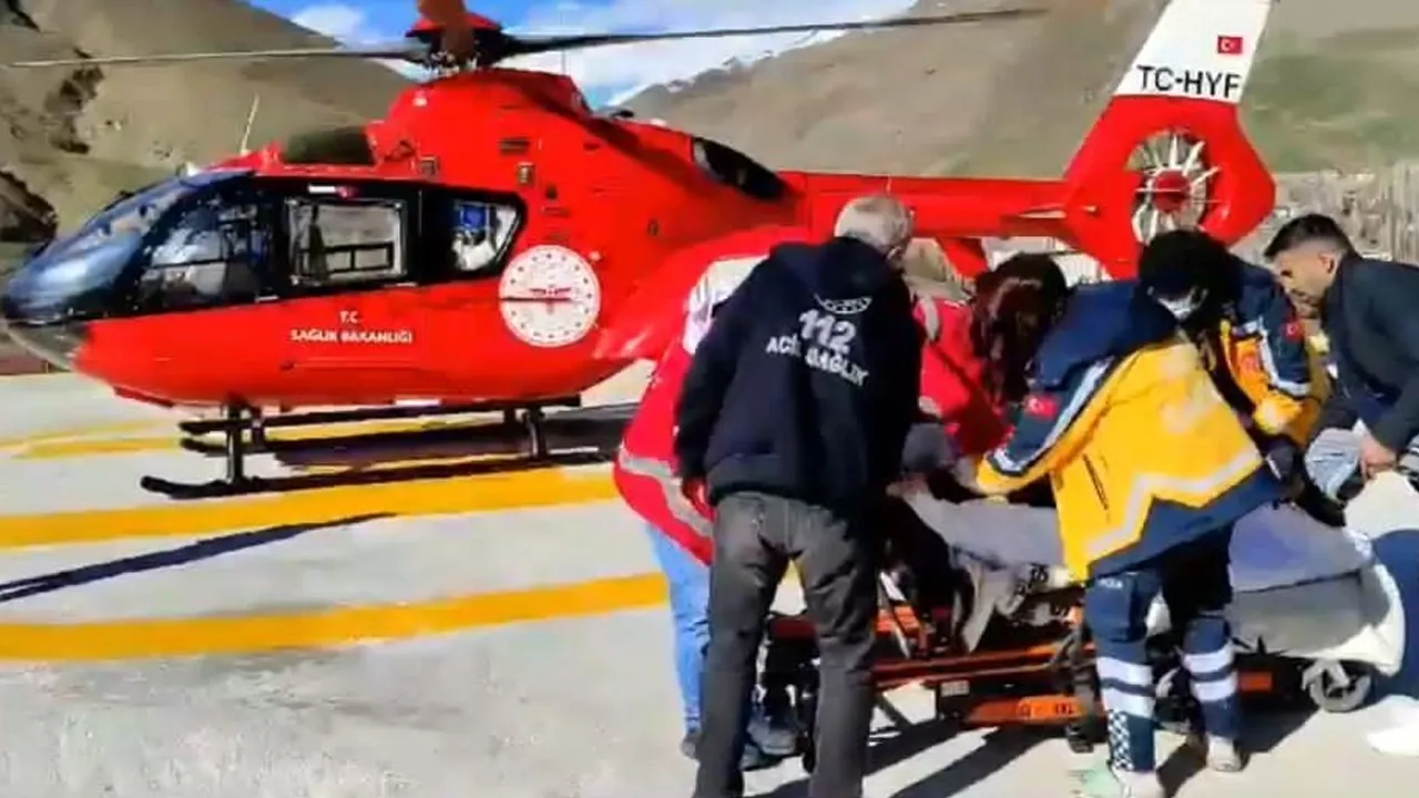 Helikopter ambulans ayağı kırık hasta için havalandı