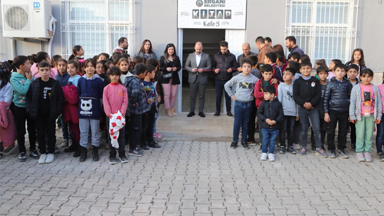 Ergani’de gençler için Kitap Kafe açıldı