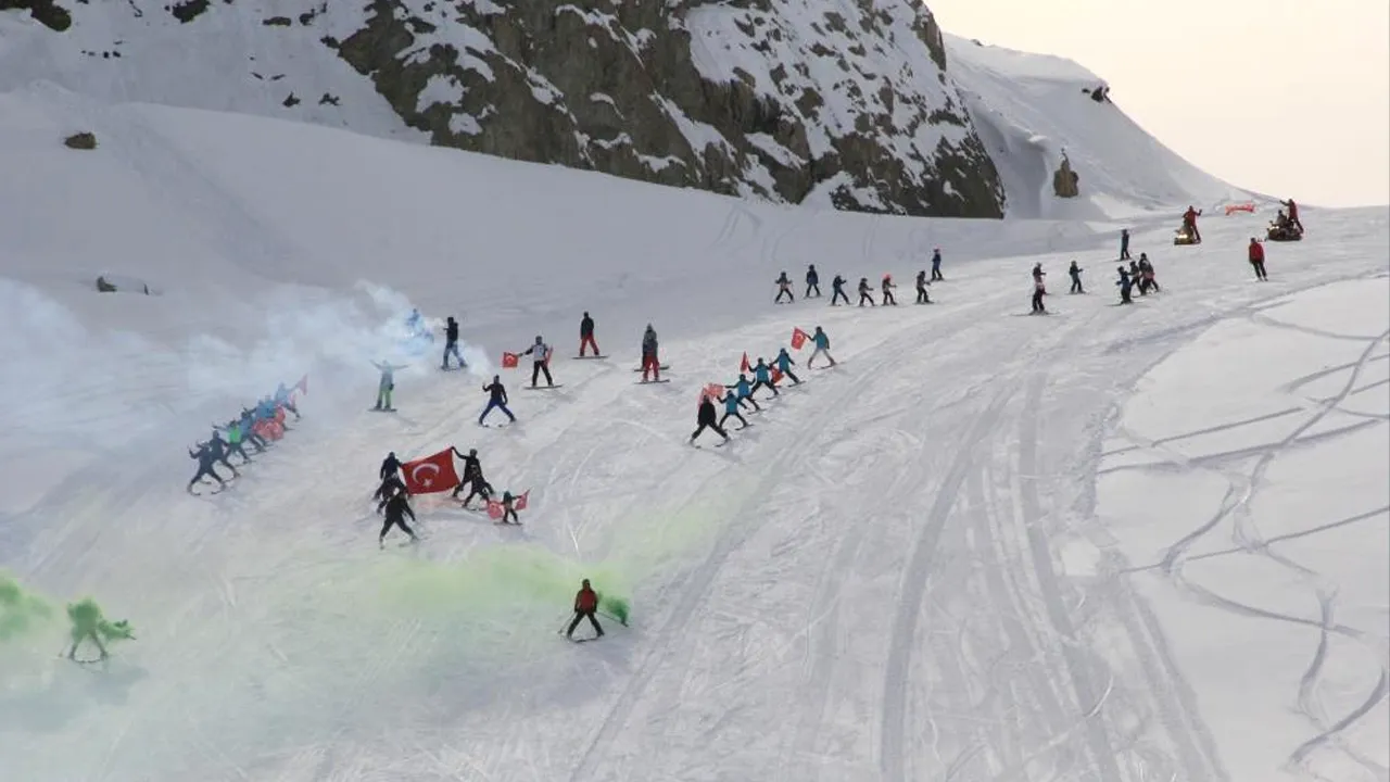 Hakkari’de kayak sezonu açıldı