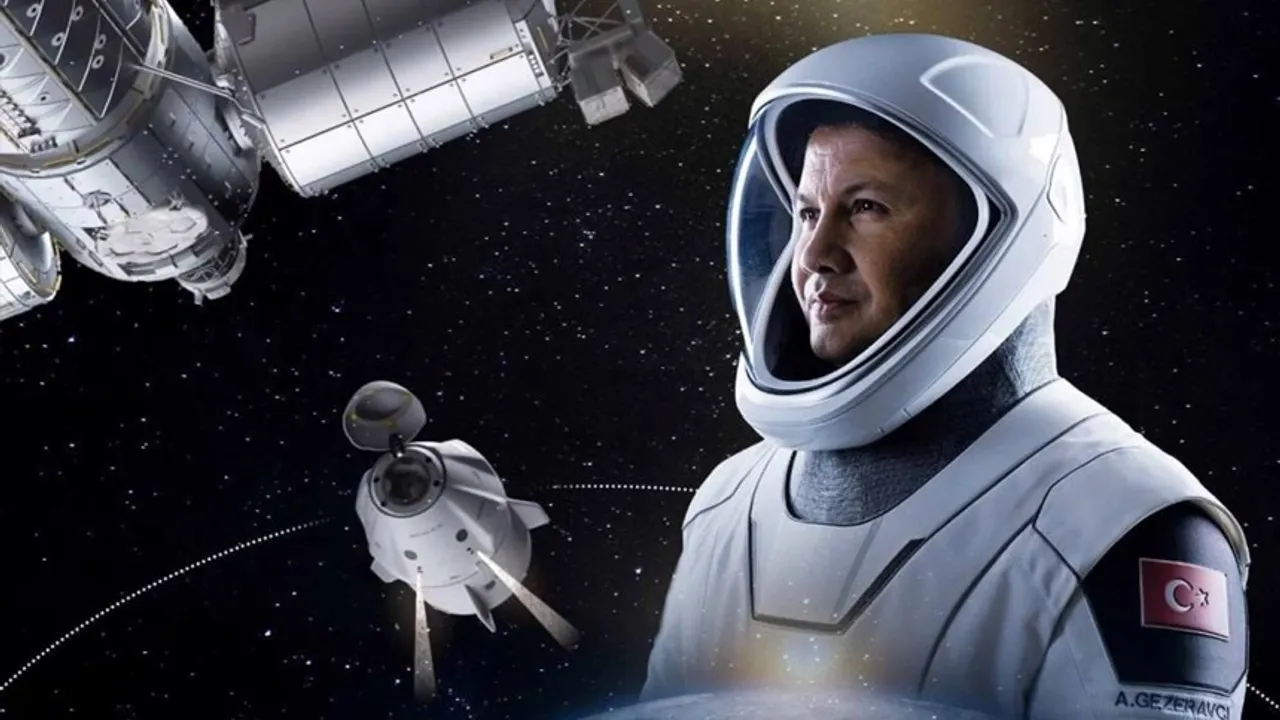 “Saat 12.27’de astronotumuz Alper Gezeravcı’yı da taşıyan aracın ISS’e kenetlenmesini bekliyoruz”