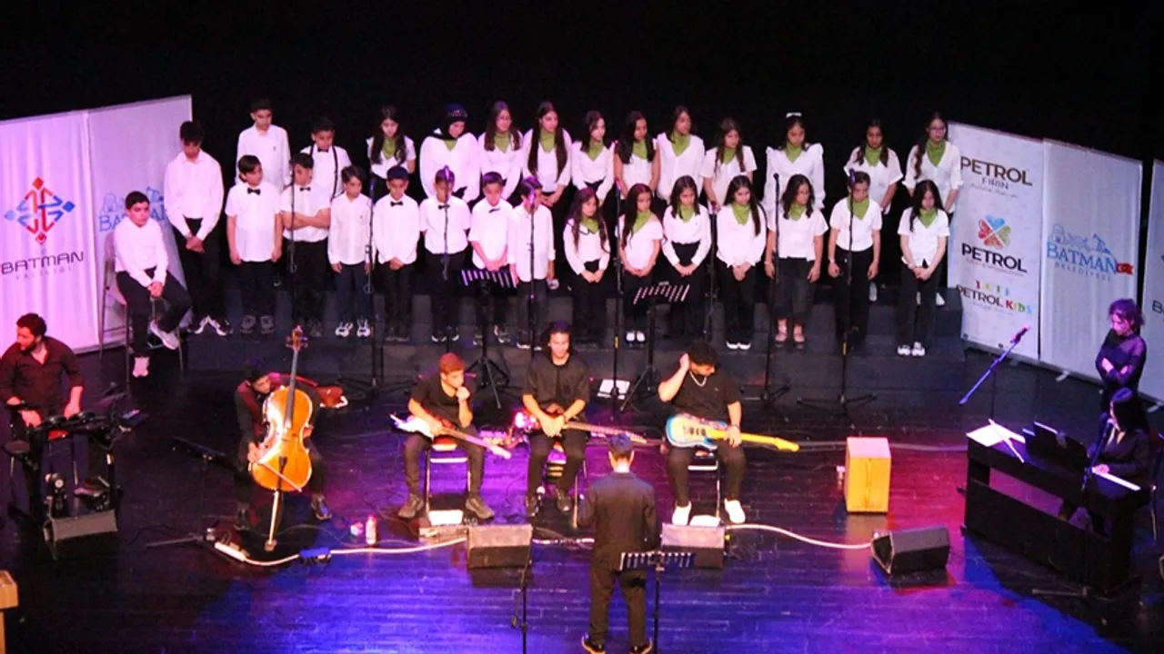 Batman Bilim ve Sanat Merkezi’nden çok dilli konser