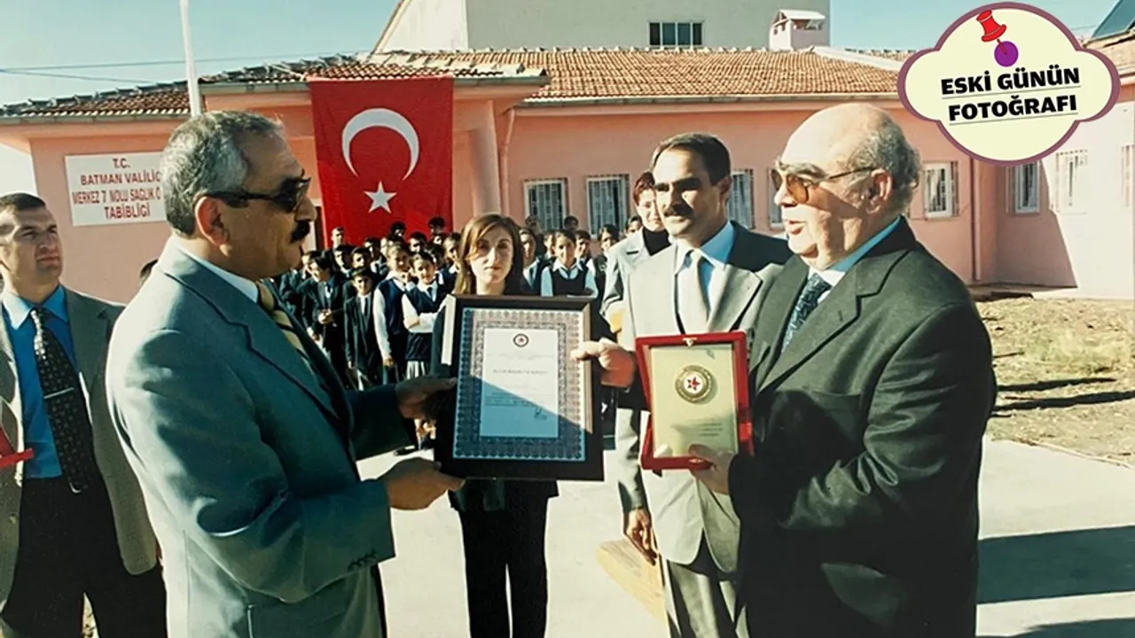 ALTIN PLAKETLE ÖDÜLLENDİRİLMİŞTİ