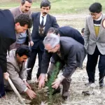 İLK VALİNİN FİDAN DİKME HATIRASI