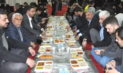 Ramanlı, gençlerle iftarda buluştu