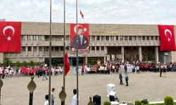 Gençler, Bayramda Valilik bahçesine akın etti
