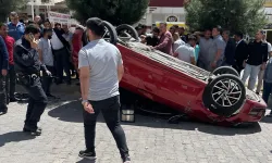 OTOMOBİL TAKLA ATTI: 3 YARALI!