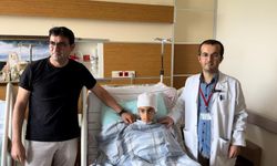 Doktorların dikkati beyin kanaması geçiren Zeyneb’i hayata bağladı