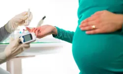 ‘Gebelik şekeri bebekte obezite ve tansiyon riskini artırıyor’