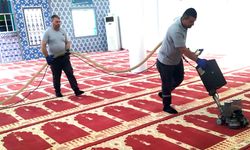 BELEDİYE İBADETHANELERİ TEMİZLİYOR