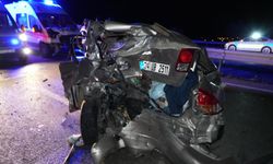 Hasta sevki yapan ambulans otomobille çarpıştı: 1 ölü, 5 yaralı