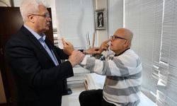 Sedyeyle geldiği doktordan oynayarak çıktı