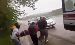 Araç şarampole yuvarlandı! 3 Yaralı