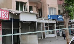 Ağır hasarlı apartman tehlike saçıyor
