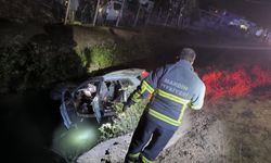 Otomobil sulama kanalına devrildi: 4 yaralı