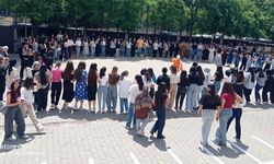 İLUH ANADOLU LİSESİ’NDE KERMES VE BAHAR ŞENLİĞİ