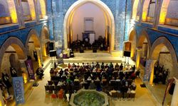 8 asırlık Gökmedrese'de manevi ezgiler yankılandı