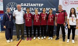 MASA TENİSİNDE ÇİFTE FİNAL