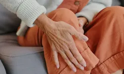 Yaş aldıkça kemiklerin erimesi, fark edilmeyen sinsi bir sağlık sorunu