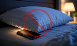 Uyurken telefonunuzu yastığın altına koymayın