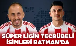 Antalyasporlu Soner ve Samsunspor’lu Zeki, Petrolspor’la mukavele imzaladı
