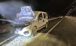 Batman'da seyir halindeki araç alev aldı