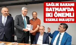 Gazeteci-yazar Arslan, iki yapıtını Bakan Memişoğlu’na armağan etti