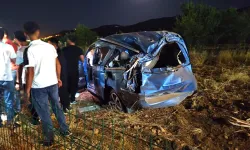 Gercüş'te hurdaya dönen araçtan burnu bile kanamadan çıktı
