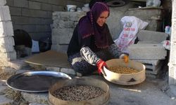 Gercüş'ün bin bir zahmetle yapılan kumda leblebisine yoğun ilgi