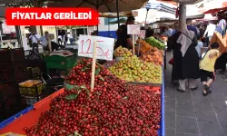 Köy pazarında sebze fiyatları düşüşte