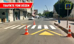 Yollara sarı ve beyaz boya