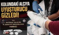 KOLUNDAKİ ALÇIYA UYUŞTURUCU GİZLEDİ!