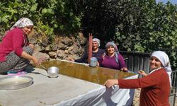 Kadınlar pestili imece usulü hazırlıyor