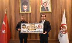 Sason'da rekor fiyata satılan 1 kilogram balın bedeli üreticilere teslim edildi