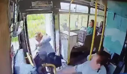Kapısı açık otobüsten düşen kadın ağır yaralandı