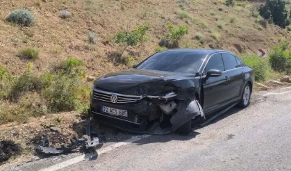 Gercüş'te otomobiller kafa kafaya çarpıştı: 1 yaralı