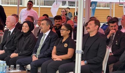 "Bizim işimiz milli birliğimizi, beraberliğimizi güçlendirecek bir eğitim vermek"
