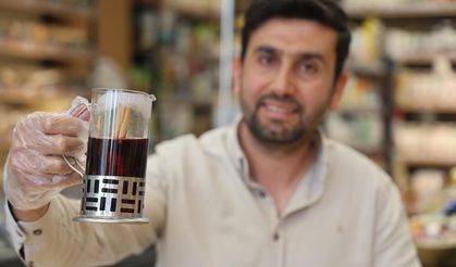 Hibiskus şerbeti hem ferahlatıyor hem destek oluyor