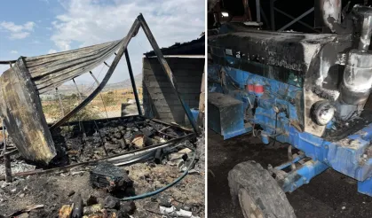 Batman'da köy evi ve traktör yangında kullanılamaz hale geldi