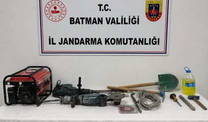 Jandarmadan kaçak kazı operasyonu! 4 şüpheli suçüstü yakalandı