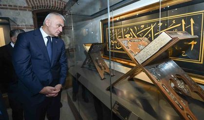 Kabe'de imzası olan Türk hattattan milletine paha biçilmez armağan