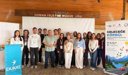 Üniversite öğrencileri mezunlarla deneyimlerini paylaştı