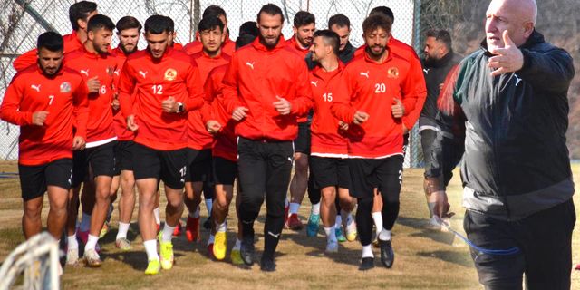 BURSASPOR’A KİLİTLENDİ!